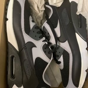 Nike Air Max 90 Mens Shoes Size 11.5 BRAND NEW